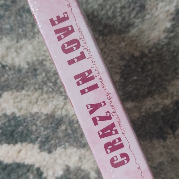 Lefleuria Pure and Natural Essential Oils Crazy in Love Aromatherapy Coll - Picture 12 of 13